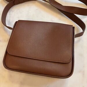 Cuyana Leather Crossbody Bag – Classic Caramel Brown